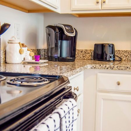 Cozy Condo, Minutes From Broadwy, Sleeps 5 Nashville Extérieur photo